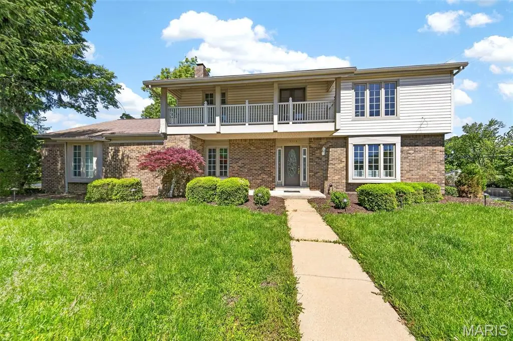 15203 Country Ridge Drive, Chesterfield, MO 63017 - #1