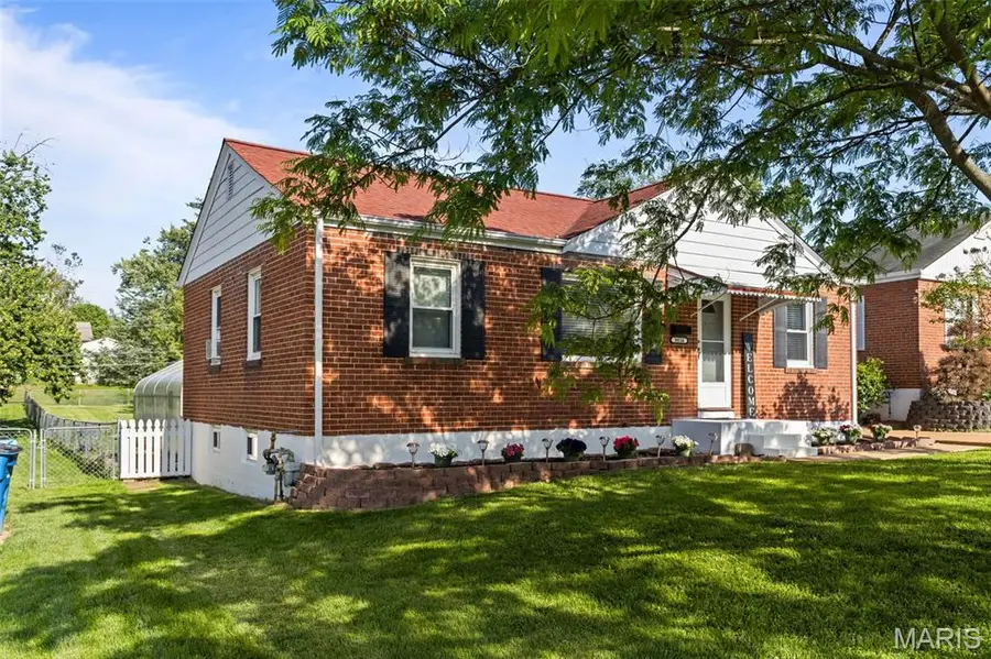 9814 Huntingdon Lane, Saint Louis, MO 63123 - #2