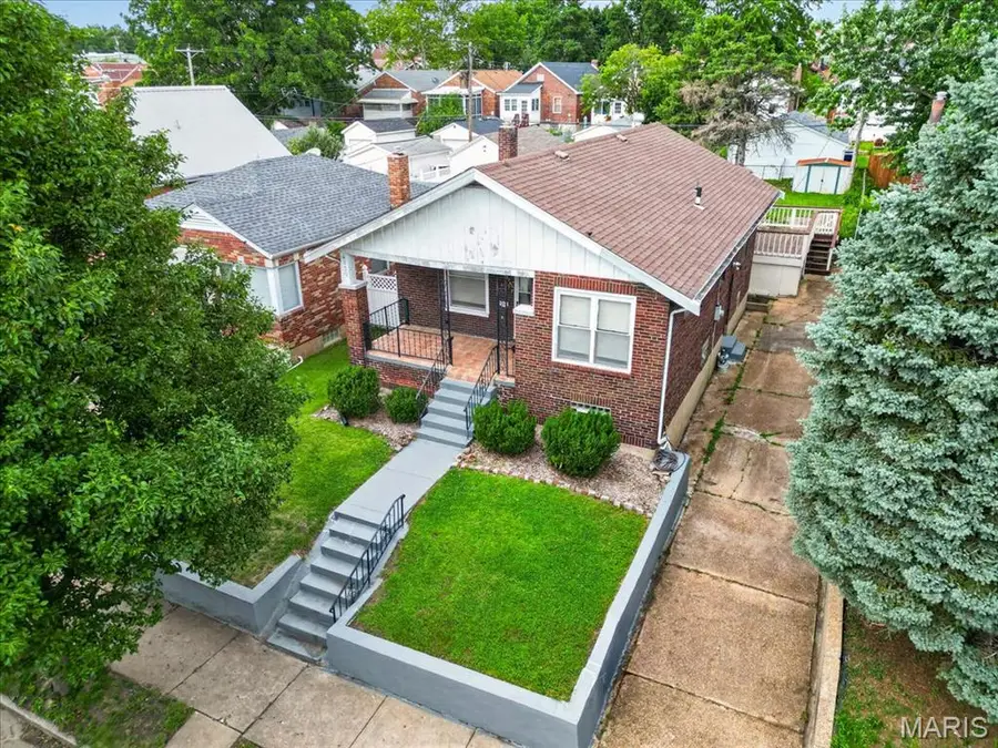 4139 Tholozan Avenue, Saint Louis, MO 63116 - #2