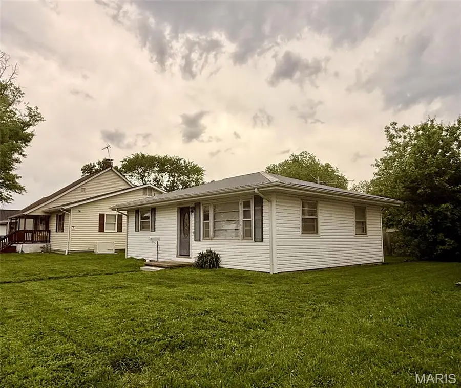 406 Madison Street, Red Bud, IL 62278 - #3