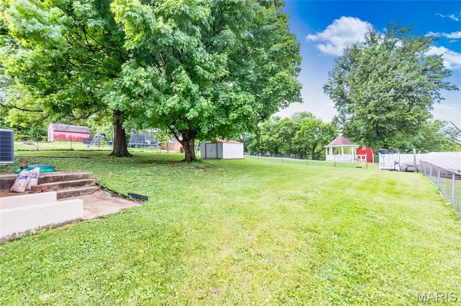 102 N Thomas Street, De Soto, MO 63020 - #3