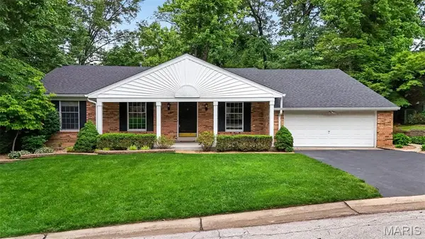 12464 Meadow Green Place, St Louis, MO 63141