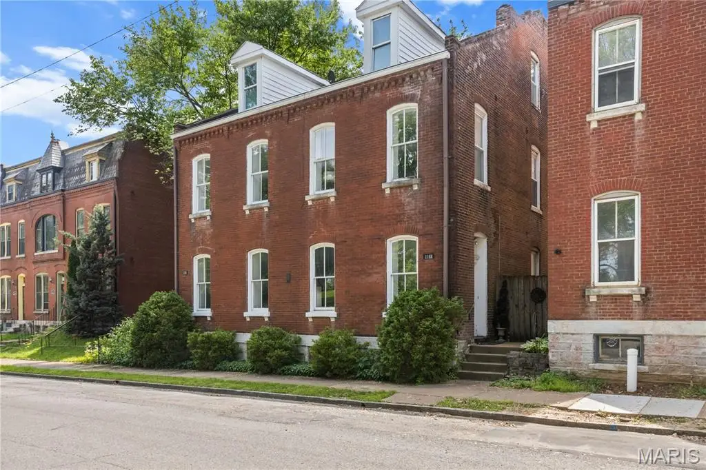 2218 Wyoming Street, Saint Louis, MO 63118 - #1
