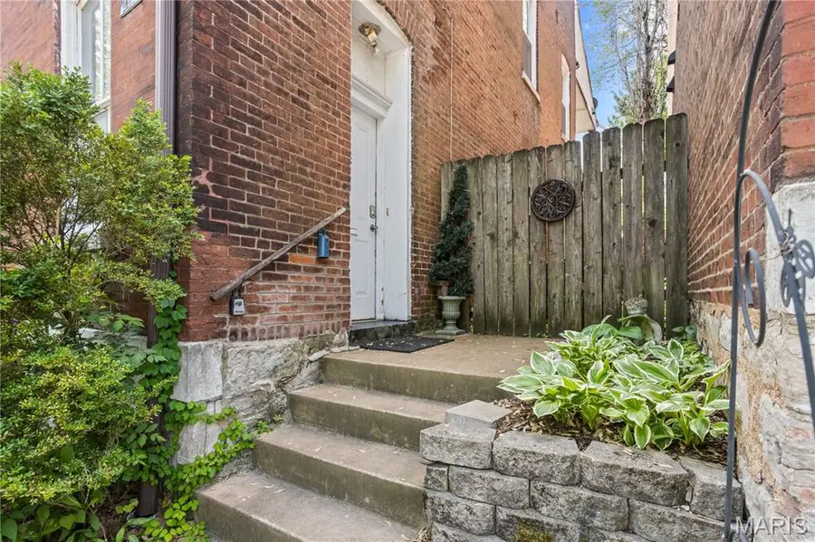 2218 Wyoming Street, Saint Louis, MO 63118 - #3