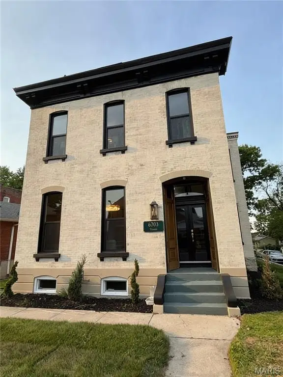 6703 Vermont Avenue, Saint Louis, MO 63111 - #1