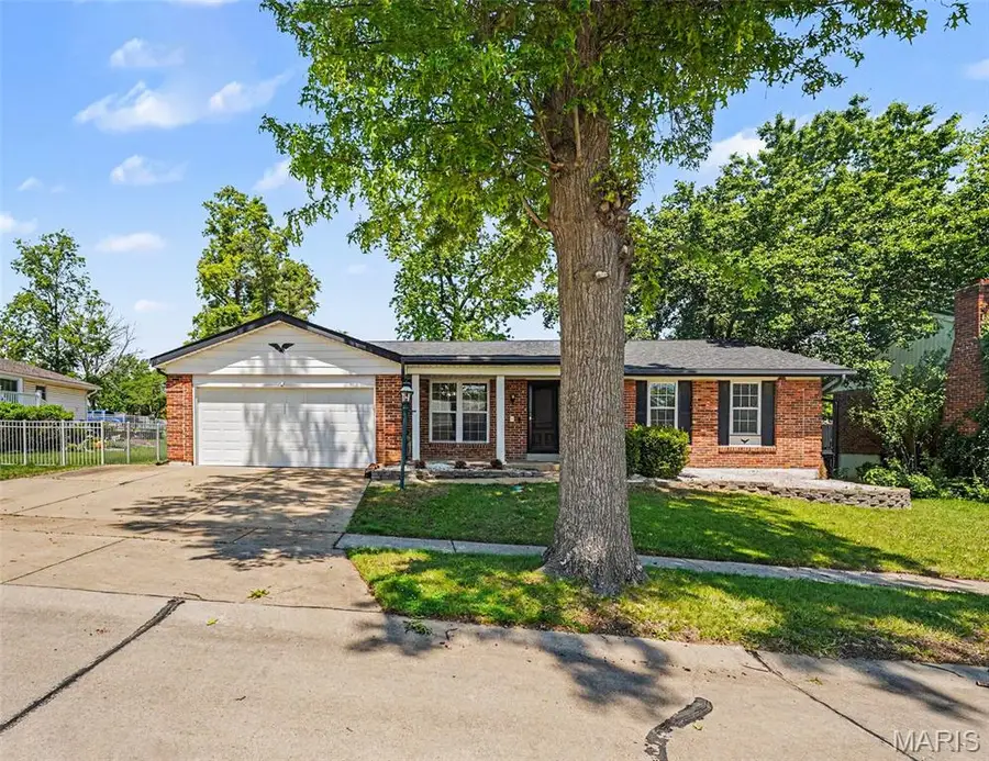 2765 Cathedral Drive, Saint Louis, MO 63129 - #2