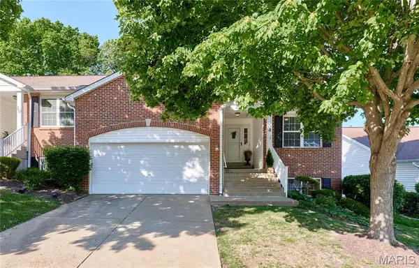 8 Hill Ridge Court #4, St Charles, MO 63303