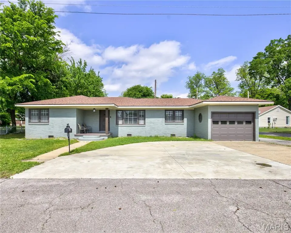 209 E Pine St, East Prairie, MO 63845 - #1