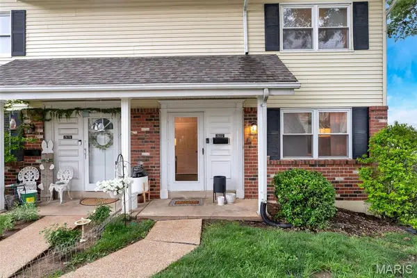 2672 Falcons Way #54, St Charles, MO 63303