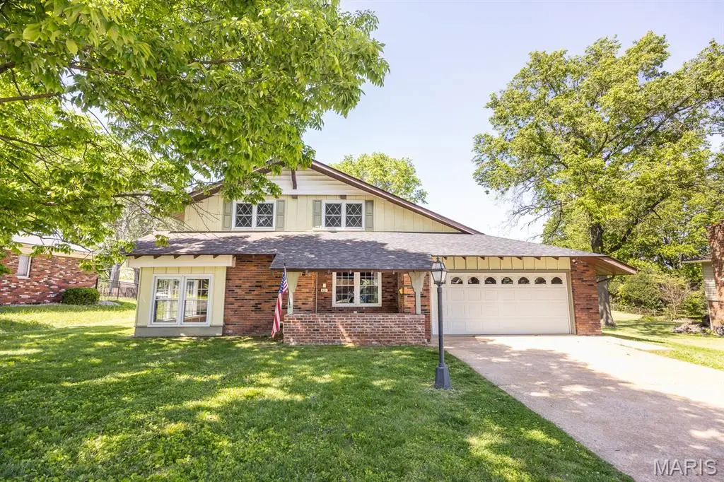 621 Harvard Drive, Edwardsville, IL 62025 - #1