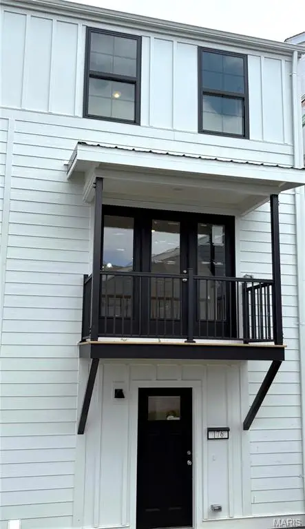 176 Canal Cottage Alley, St Charles, MO 63301