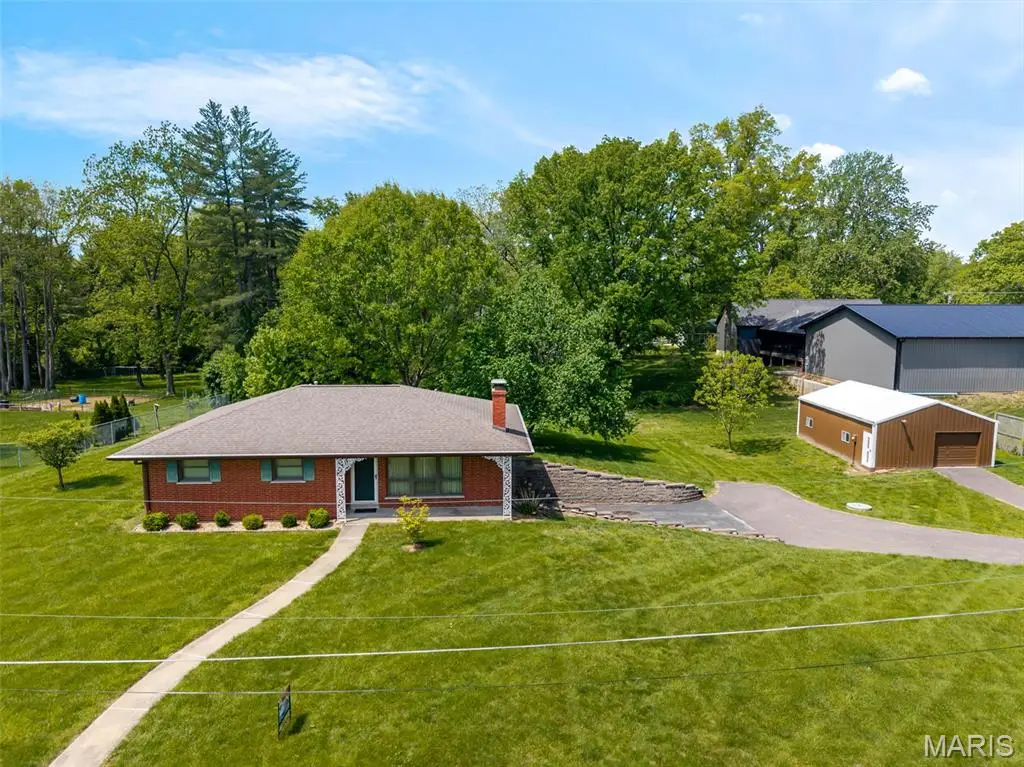 4 N West Street, Freeburg, IL 62243 - #1