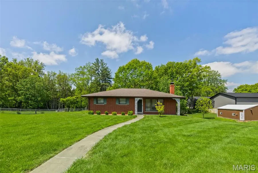4 N West Street, Freeburg, IL 62243 - #2
