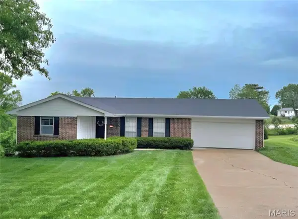 7 Countryside Drive, St Charles, MO 63304