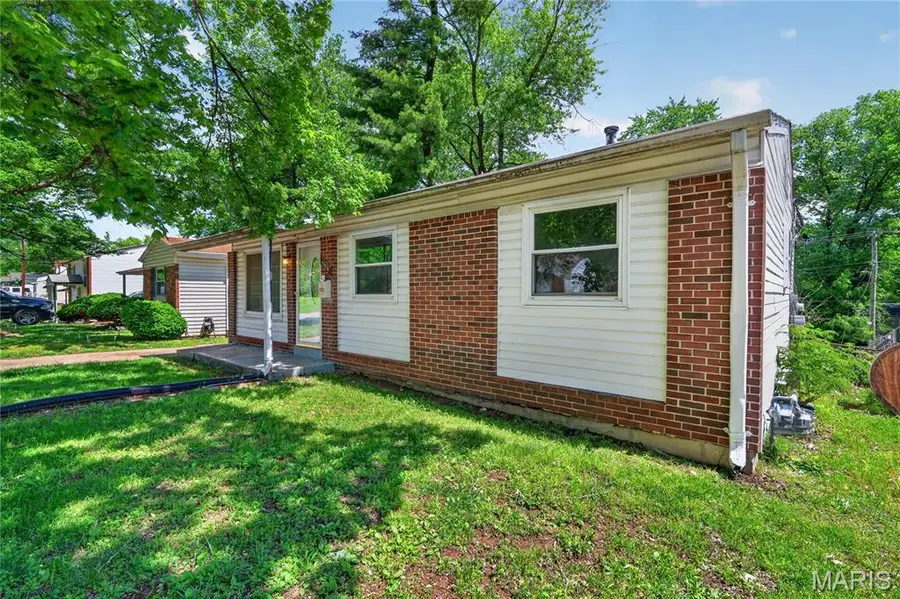 10076 Royal Drive, Saint Louis, MO 63136 - #3