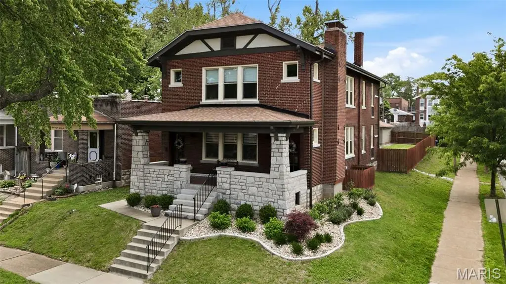 3890 Mcdonald Avenue, Saint Louis, MO 63116 - #1