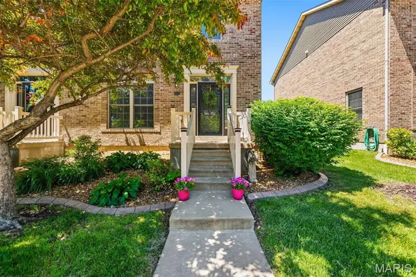 552 Queens Court Place, St Peters, MO 63376