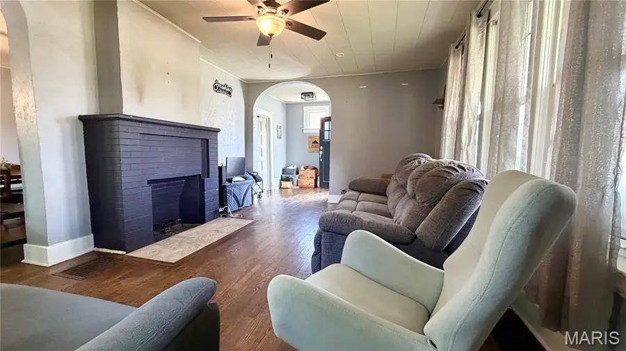 315 W Parker Avenue, Chaffee, MO 63740 - #3