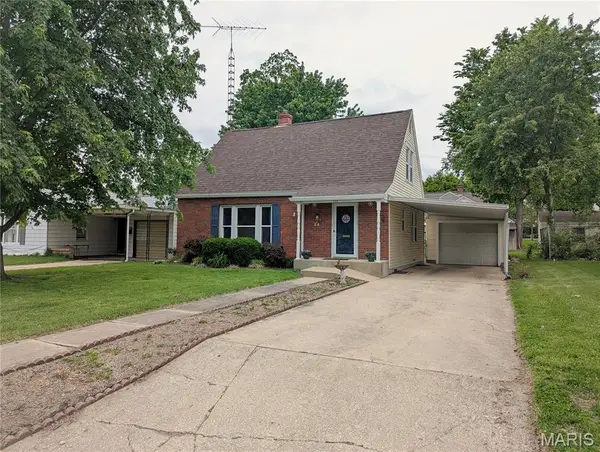 615 E Oak Street, Greenville, IL 62246