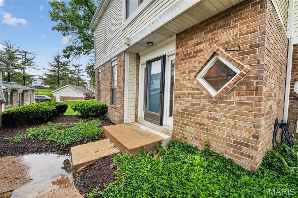 2047 Kentmore Lane, Chesterfield, MO 63017 - #1