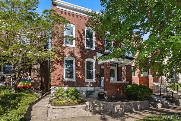 1047 S Taylor Avenue, St Louis, MO 63110