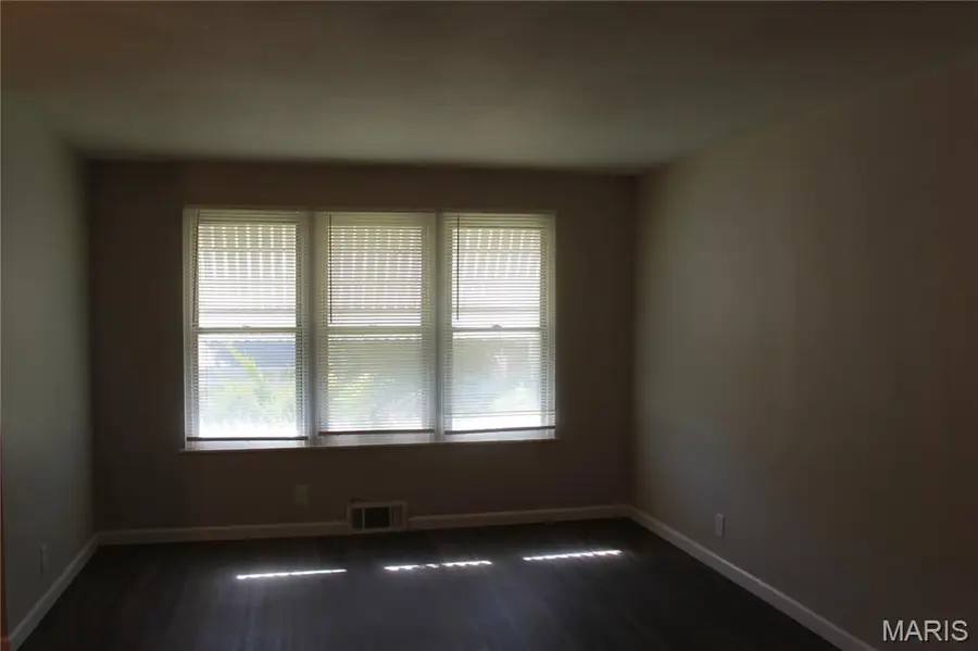 4209 Beachwood Avenue, Saint Louis, MO 63121 - #3