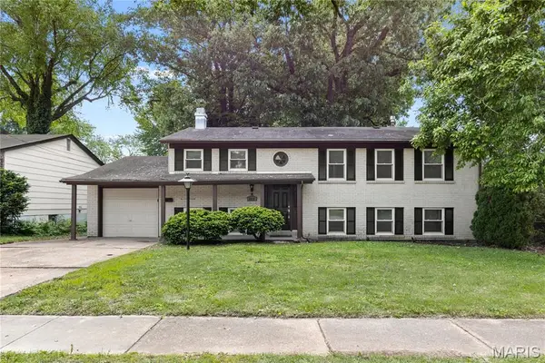 2010 E Humes Lane, Florissant, MO 63033