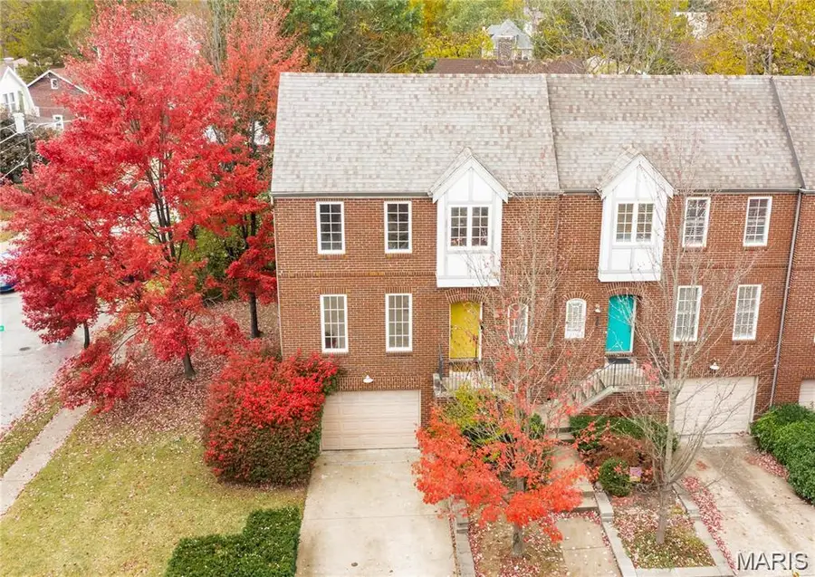 2113 Dogtown Walk, Saint Louis, MO 63139 - #2