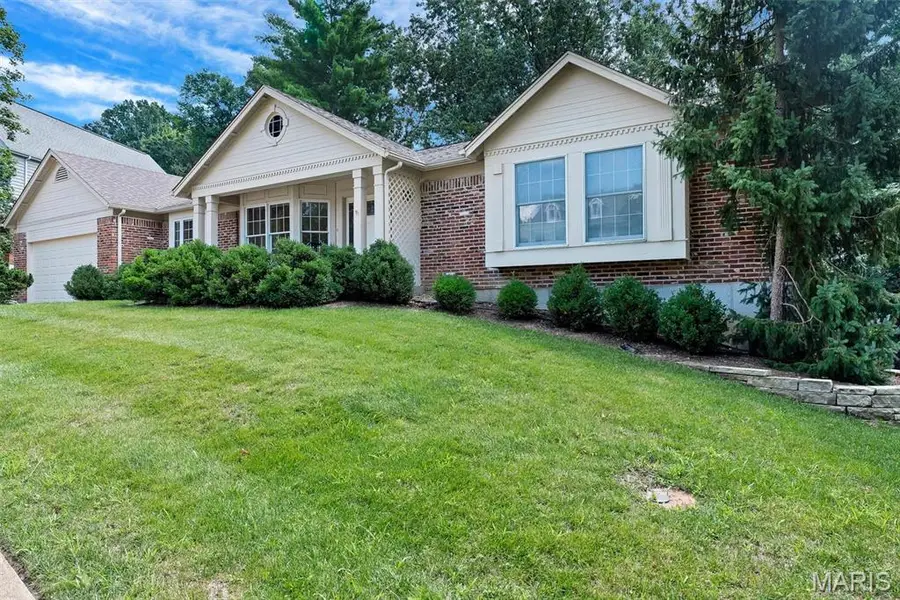 324 W Manor Drive, Chesterfield, MO 63017 - #3
