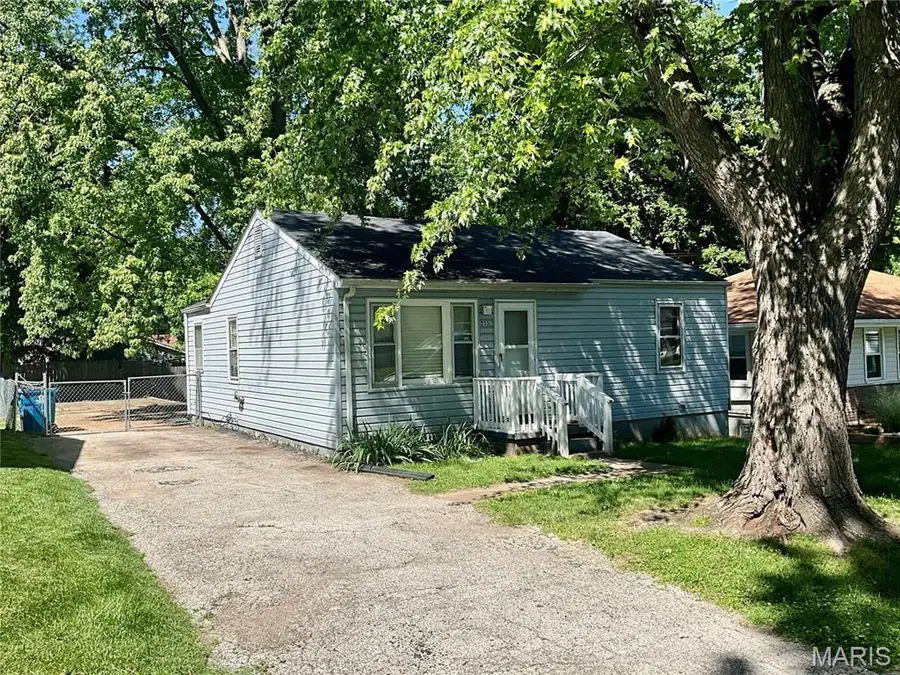 233 Buddie Avenue, Saint Louis, MO 63135 - #2