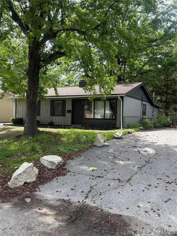 125 Saint Robert Drive, Cahokia, IL 62206