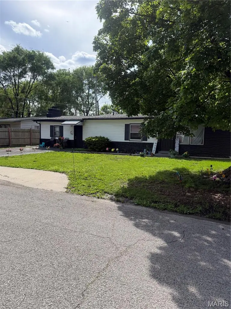 129 Saint Thomas Lane, Cahokia, IL 62206 - #2