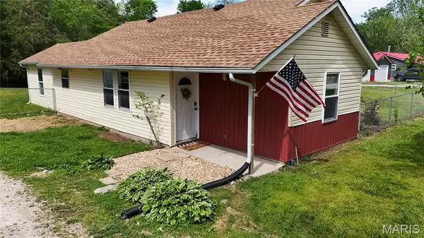 10009 Three Oaks Lane, Bloomsdale, MO 63627