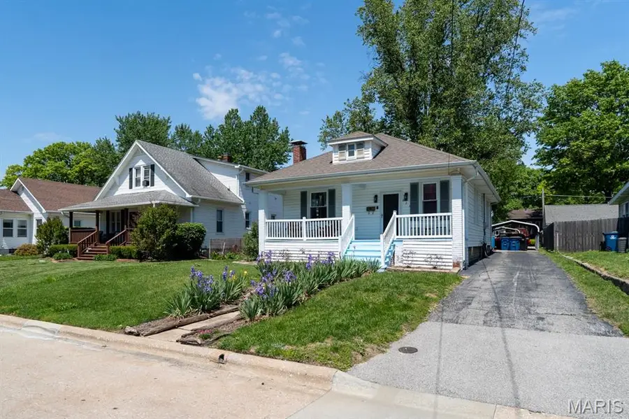823 Douglas Street, Alton, IL 62002 - #2