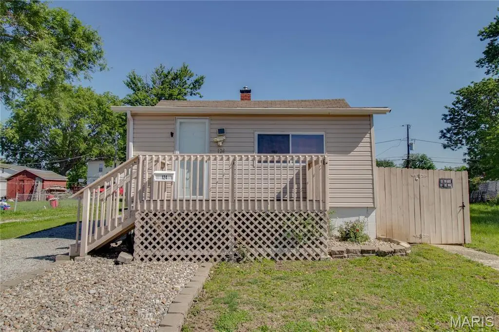 124 E 7th Street, Roxana, IL 62084 - #1