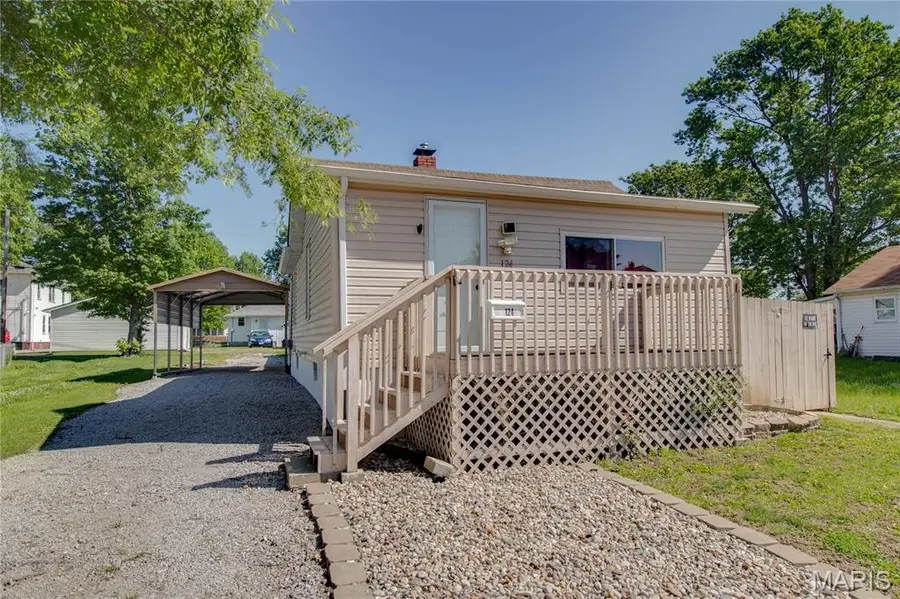 124 E 7th Street, Roxana, IL 62084 - #2