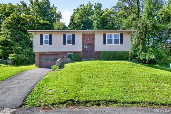 1948 Westbourne Way, Fenton, MO 63026