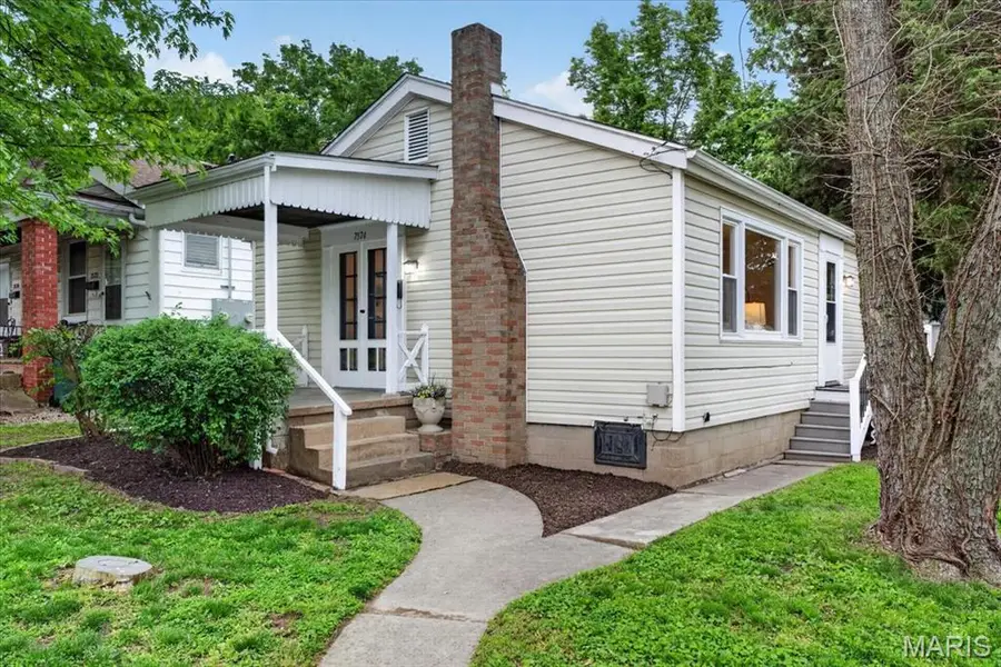 7574 Ellis Avenue, Maplewood, MO 63143 - #2
