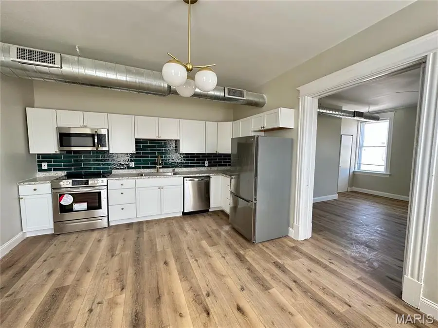 3148 Winnebago Street, Saint Louis, MO 63118 - #2