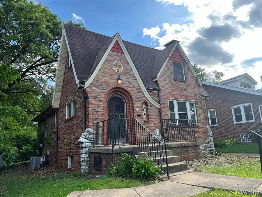 7330 Shaftesbury Avenue, Saint Louis, MO 63130 - #3