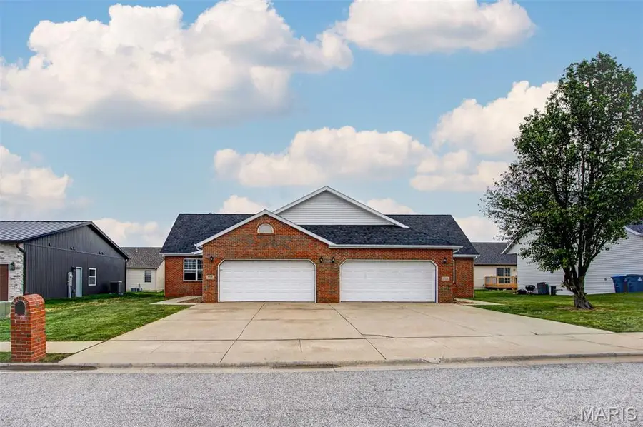 150 Field Crossing Drive #A, Highland, IL 62249 - #2