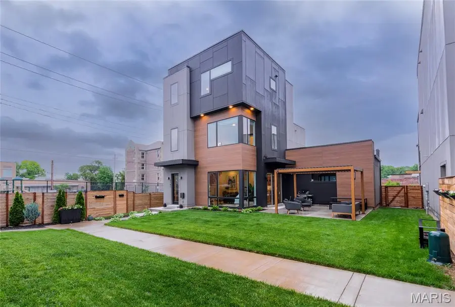 2741 Lafayette Avenue, Saint Louis, MO 63104 - #3