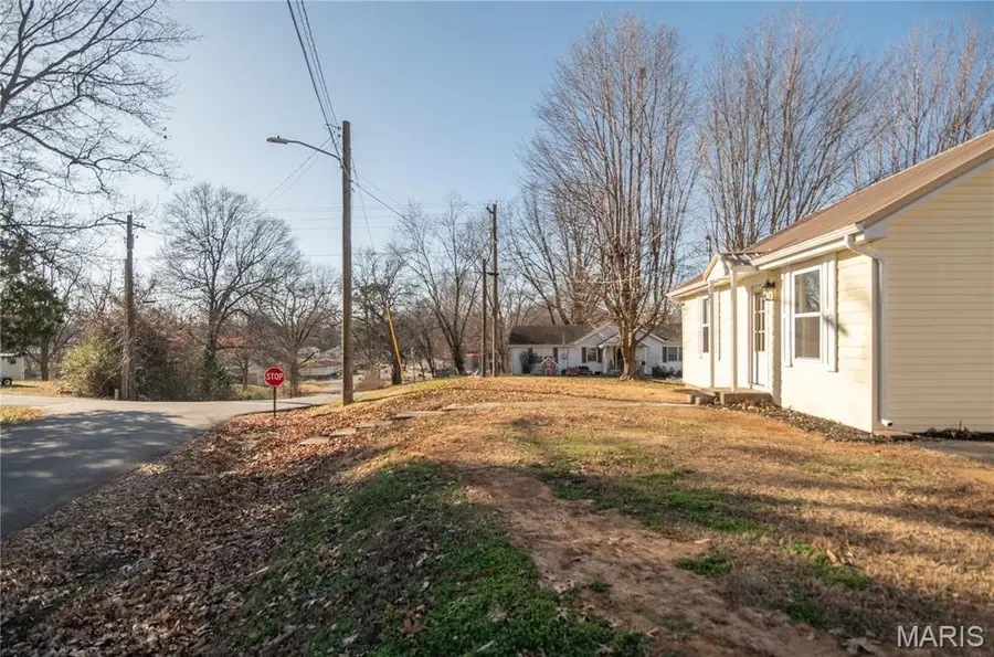 301 Cape Road, Bloomfield, MO 63825 - #2