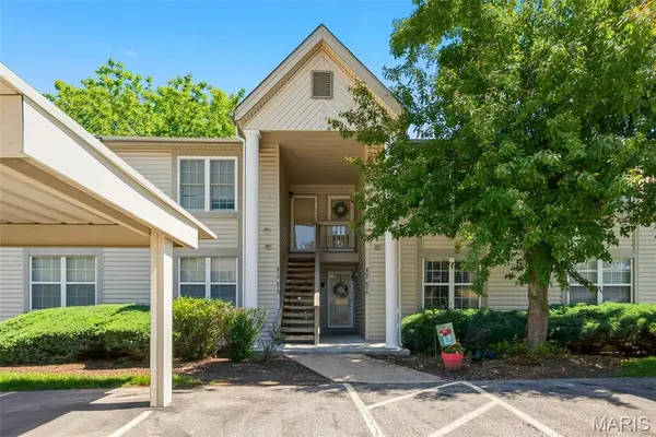 810 Sugar Valley Court, St Peters, MO 63376