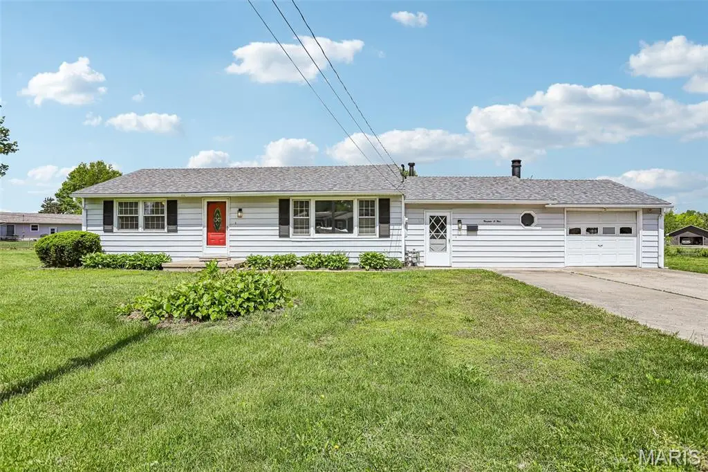 1909 N Jackson Street, Litchfield, IL 62056 - #1