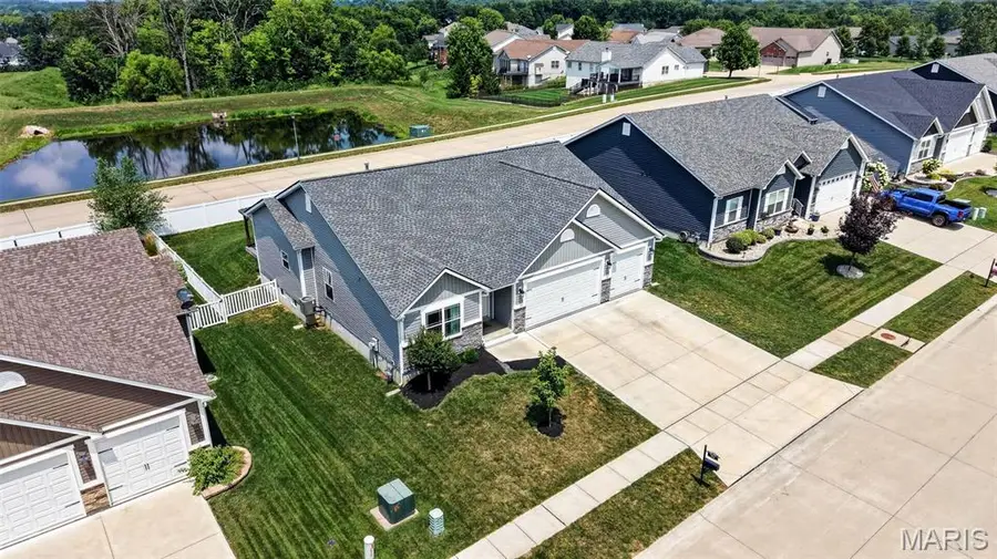 209 W Pine Creek Court, Wentzville, MO 63385 - #2