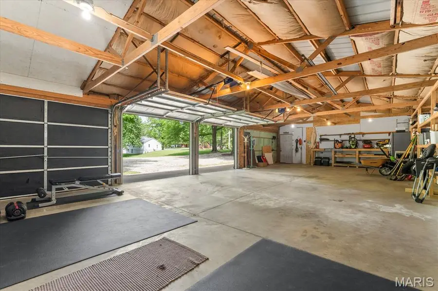 2913 Old Caseyville Road, Swansea, IL 62226 - #3