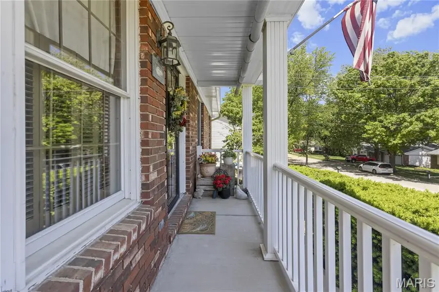 5627 Wieland Drive, Saint Louis, MO 63128 - #3