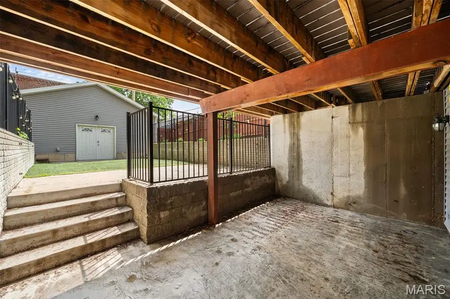 2112 S 11th Street, Saint Louis, MO 63104 - #2