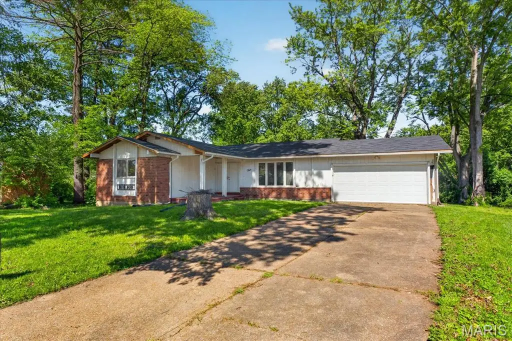 4 Cameo Court, Florissant, MO 63033 - #1